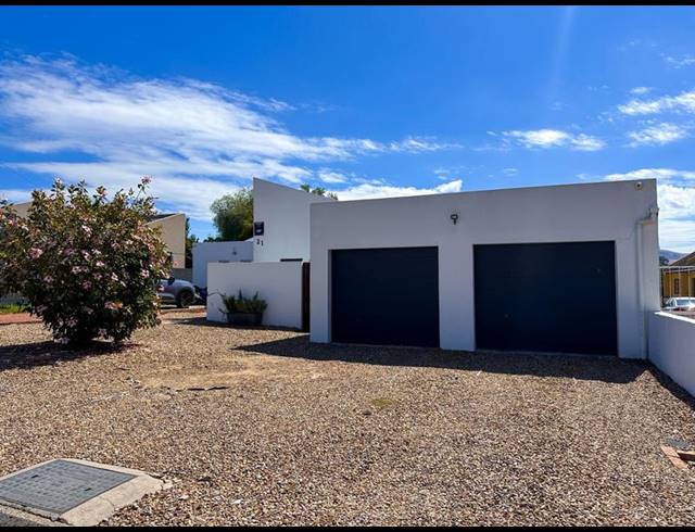 3 BEDROOM HOUSE FOR SALE IN WELLWAY PARK EAST